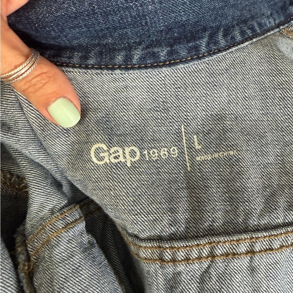 GAP trucker style Blue Jean Jacket size large closet staple - Picture 12 of 13